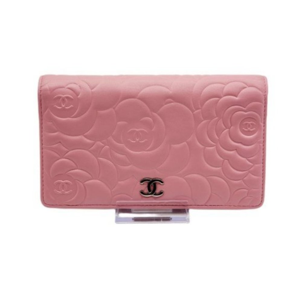 Authentic Chanel Camellia Rose Pink Bifold Wallet - Picture 1 of 15
